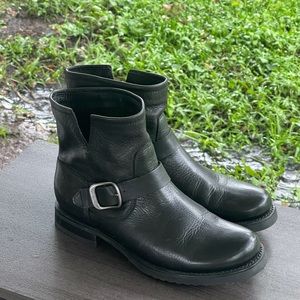 Frye, Veronica boots, size 9. Never been worn.